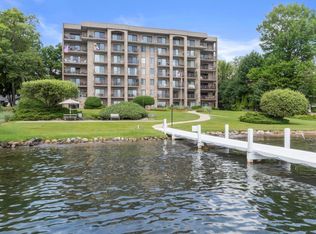 35 S Walworth Ave APT 202, Williams Bay, WI 53191