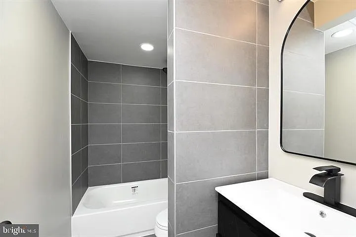 4702 Forestdale Dr — Photo 30