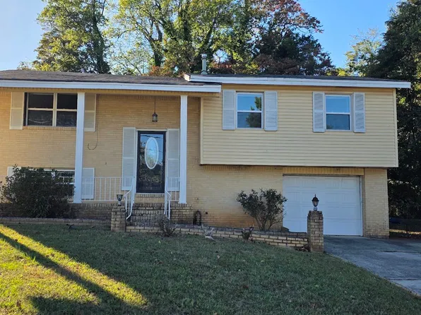 5001 Rolling Hills Dr NW, Huntsville, AL 35810