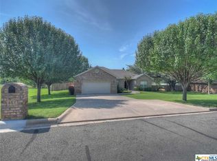151 Broadmoor St, Meadowlakes, TX 78654