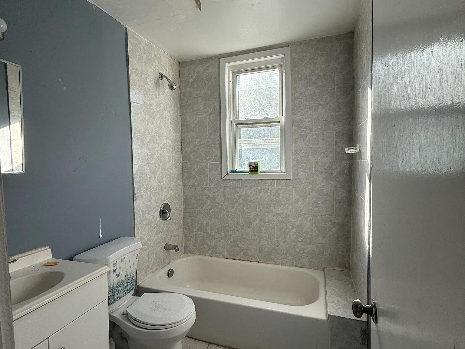 3 bed, $2,095 — Photo 3