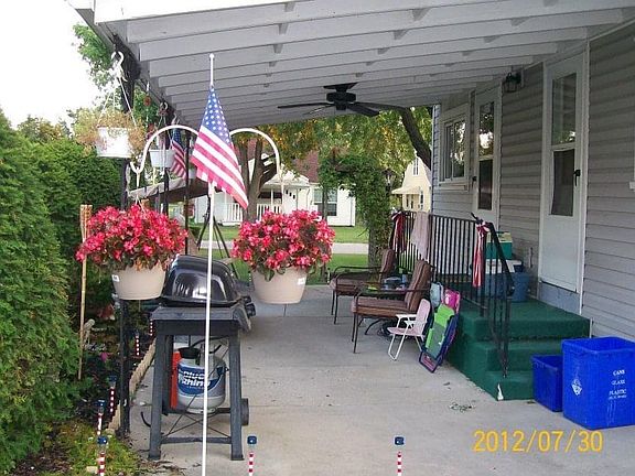 3rd image of 725 Waldrun Ave