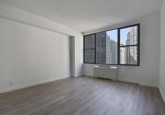 4th image of 65 W 55th St Penthouse N