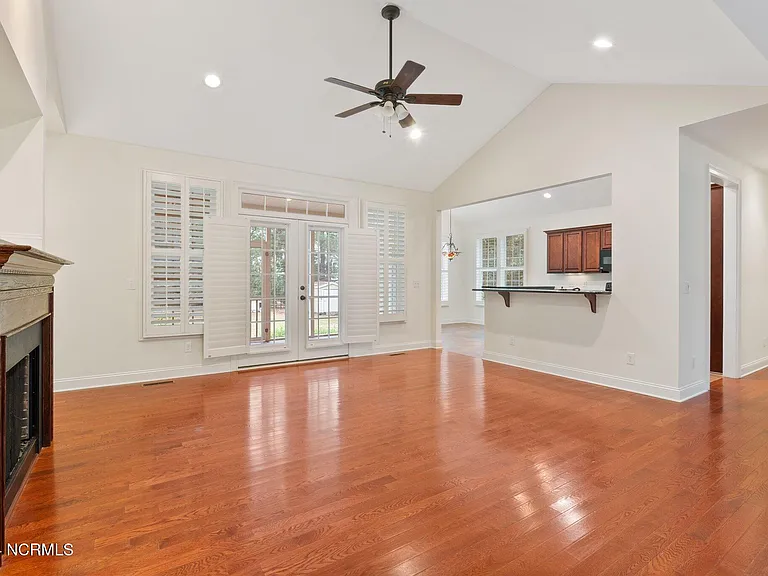 108 Hammerstone Cir — Photo 13