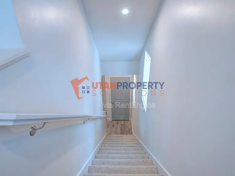 1025 W 400 S — Photo 30