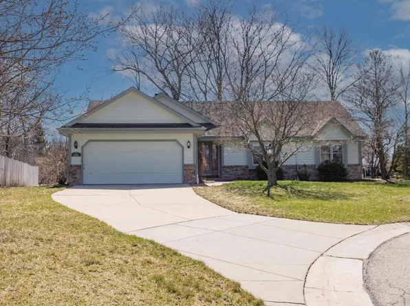 N76W16239 Brian COURT, Menomonee Falls, WI 53051