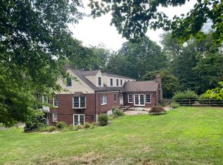 34 Rockleigh Rd, Rockleigh, NJ 07647