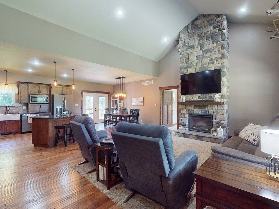 33005 Hill Ln, Sedalia, MO 65301 | Zillow