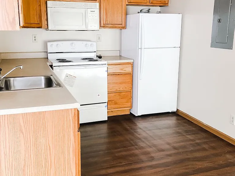 Elizabeth Street Apartments — Photo 3