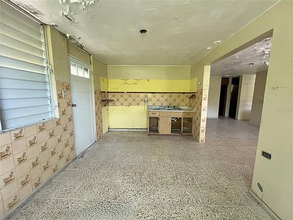 5th image of 206 13th St #A