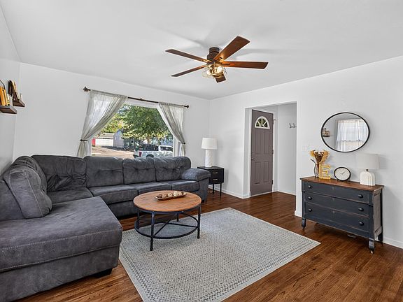3rd image of 418 23rd St S
