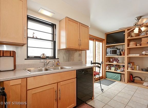 3rd image of 5228 Oak Center Dr
