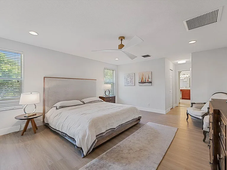 10731 Ivanhoe Ln — Photo 21