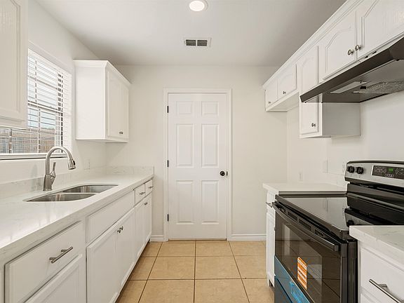 3rd image of 109 Ramon Cardenas Dr