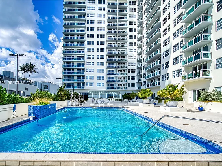 6917 Collins Ave #1106 — Photo 29
