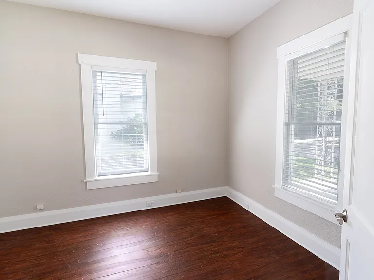 315 E Ford St — Photo 14