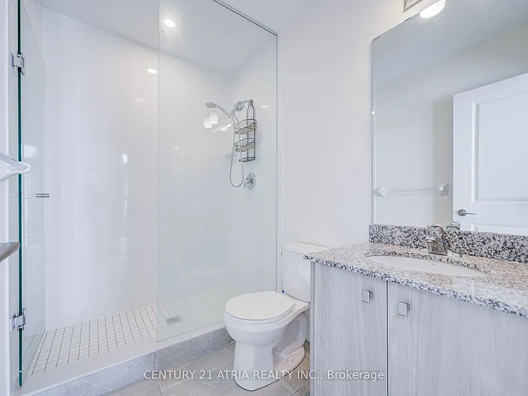 1 Bond Cres #1 — Photo 39