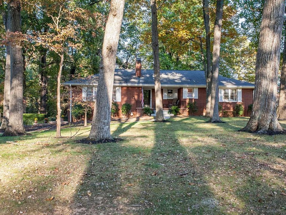 1st image of 5400 Pinewood Dr