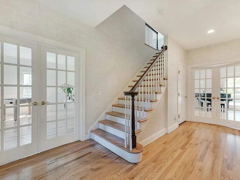 7 The Registry — Photo 15