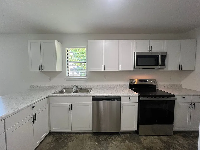 25 E Biscayne Rd — Photo 5