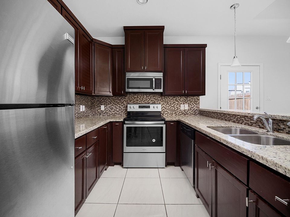 1st image of 214 Fig Dr APT 3