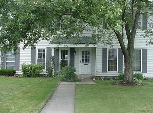 549 Westminster Cir, Roselle, IL 60172