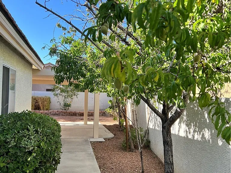 1517 Waterton Dr — Photo 4