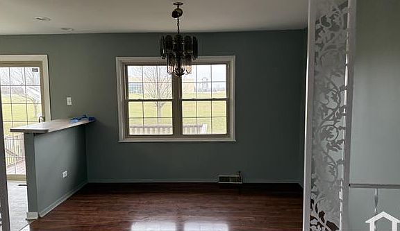 5th image of 5339 Drake Ln
