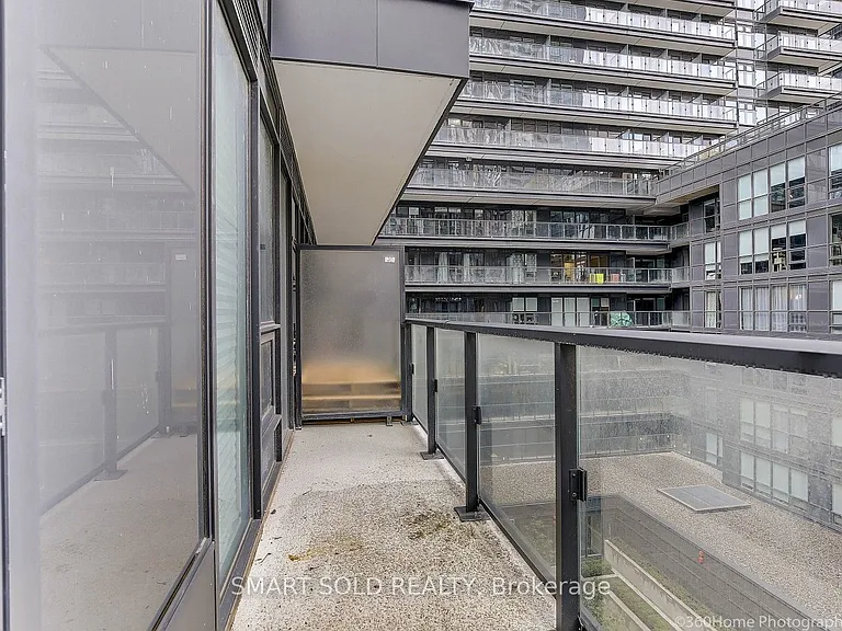 955 Bay St #607 — Photo 16