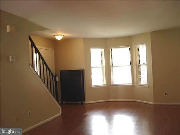 3rd image of 146 Leedom Way #29