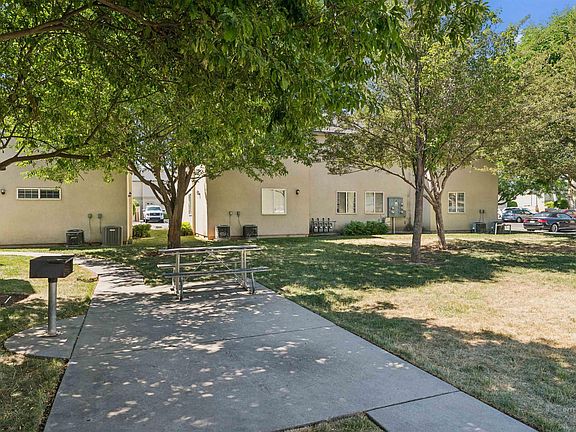 4th image of 10072 W Garverdale Ln