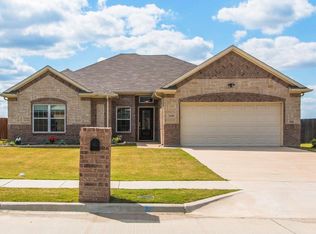 4108 Bridle Path Ln, Sanger, TX 76266