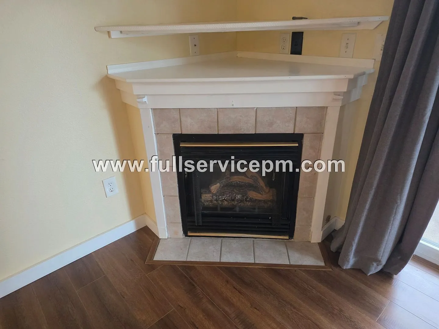 2nd Floor Large Condo Near Boeing. — Photo 4