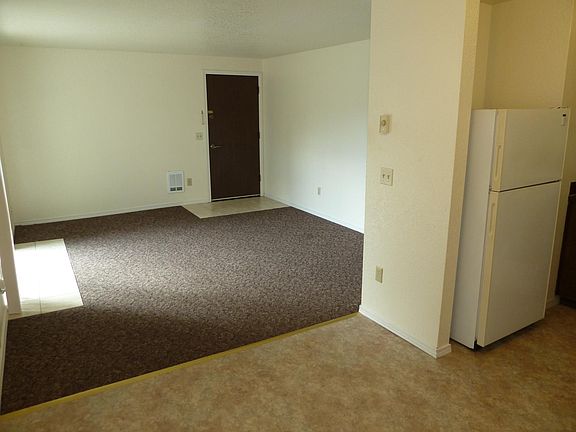 3rd image of 1003 W 18th St APT 3