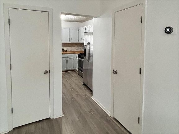 5th image of 3923 Hancock Cir