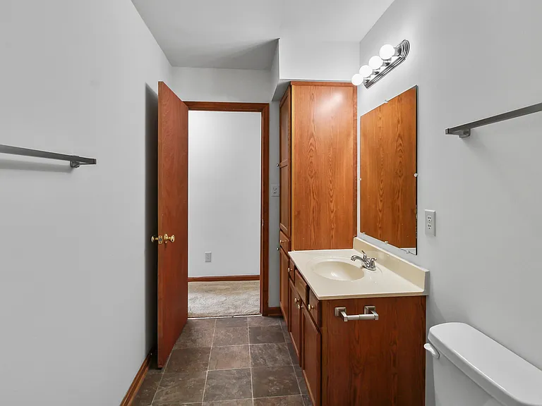 1405 Wilshire Cir — Photo 13