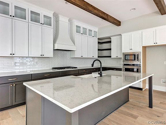 4th image of 17006 Shoreland Dr