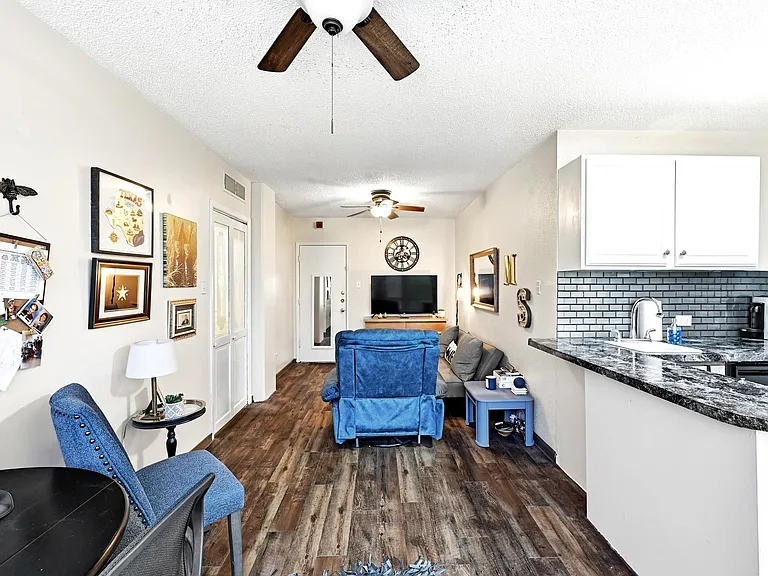 1212 Guadalupe St #308 — Photo 6