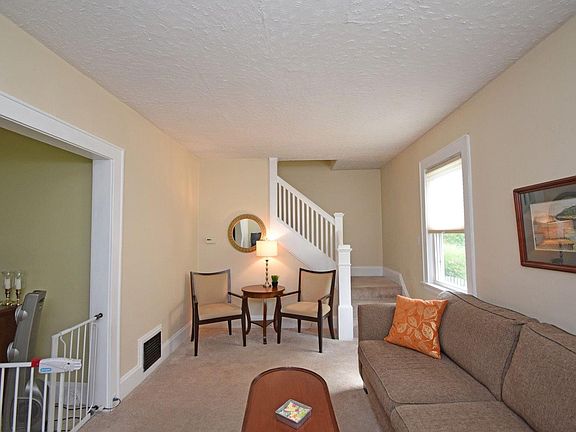 3rd image of 2724 Silverleaf Ave