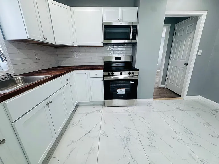3237 Seymour Ave — Photo 17