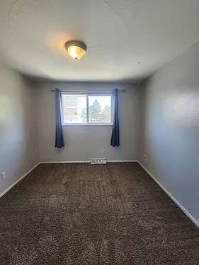 723 Fraser St — Photo 17