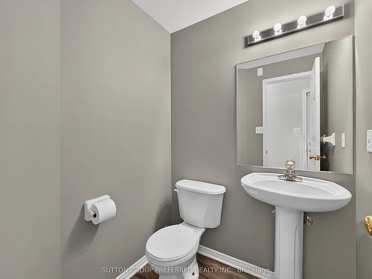 185 N Centre St #7 — Photo 9
