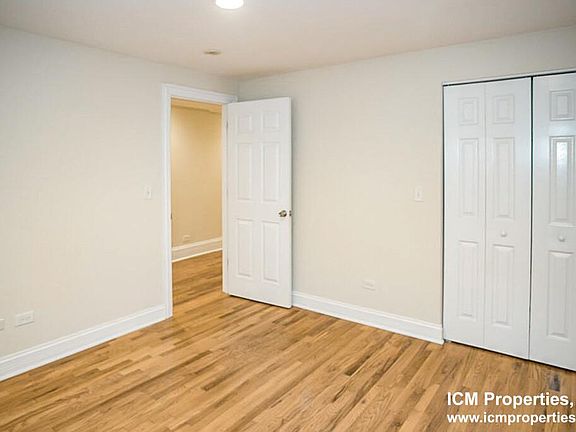 5th image of 3823 N Sheffield Ave #1