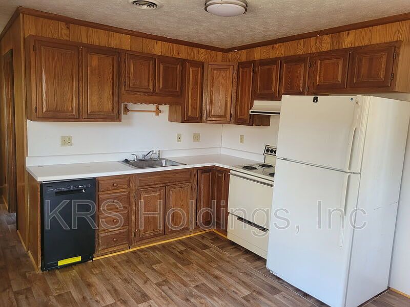 1st image of 2877 Hidden Oaks Ln