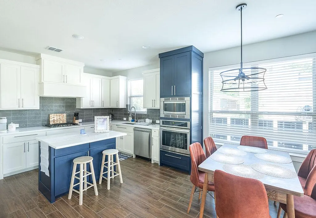 1401 Alberti Ave — Photo 4