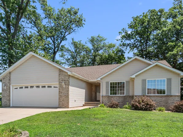 1808 Pine Creek Rd, Valparaiso, IN 46383