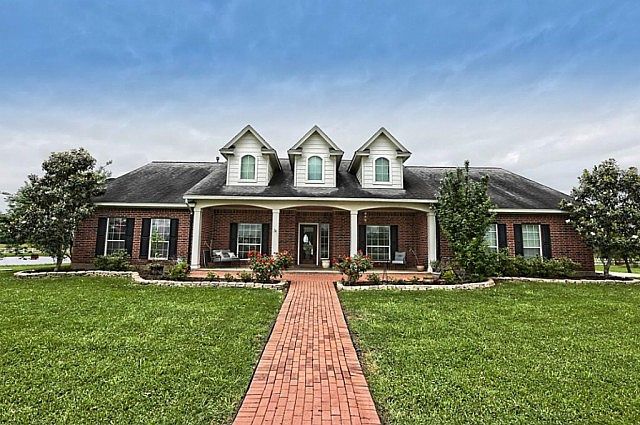 1st image of 16302 Majestic Oaks Dr