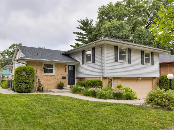 2504 48th Pl, Des Moines, IA 50310