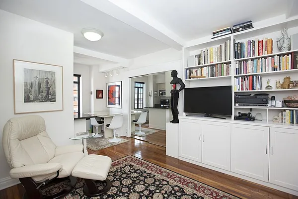 Sold by LG Fairmont Group | media 8