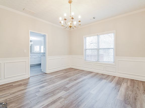 5th image of 3167 Claridge Dr